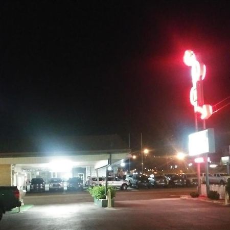 Usa Motel Pueblo Esterno foto