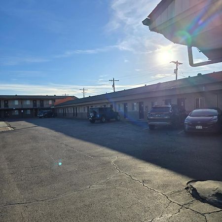 Usa Motel Pueblo Esterno foto
